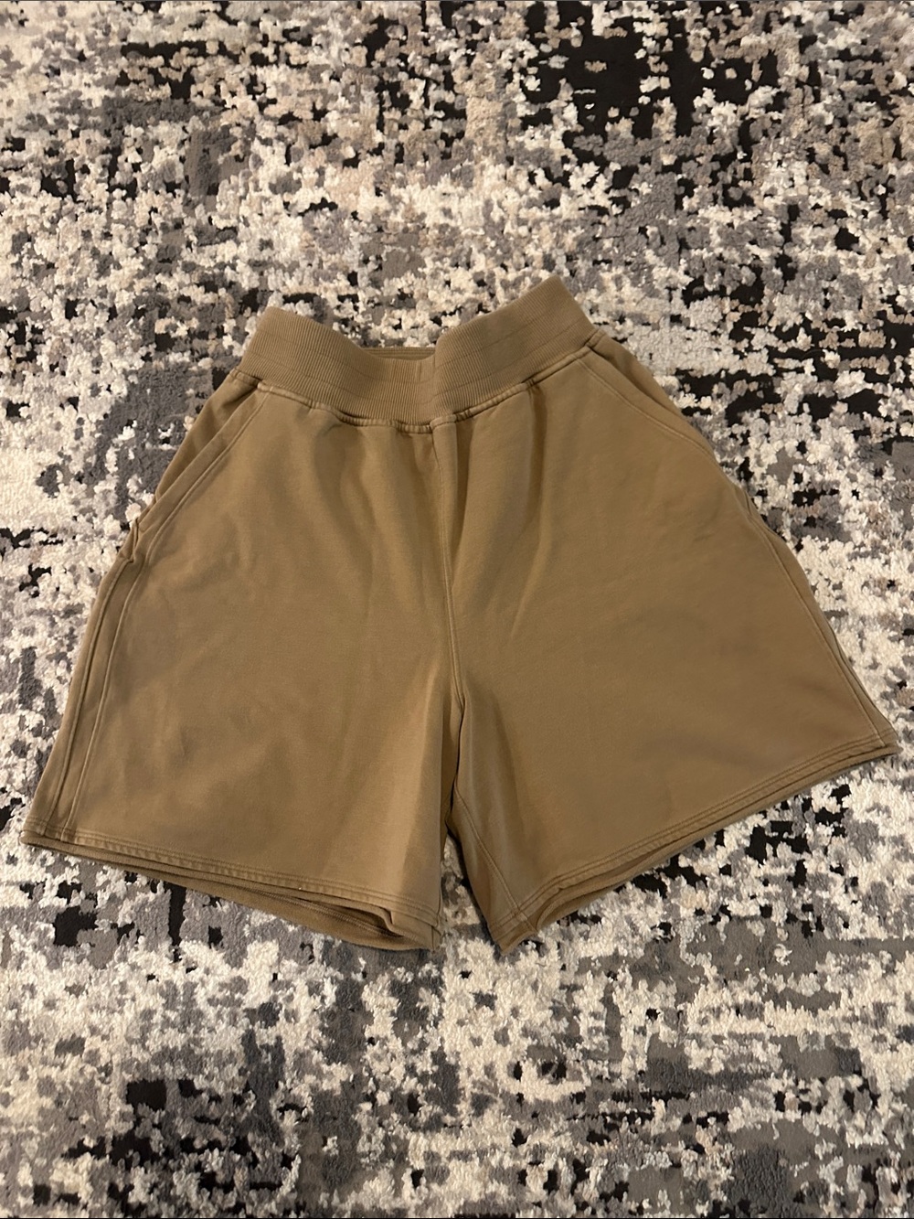 Lululemon shorts size 4